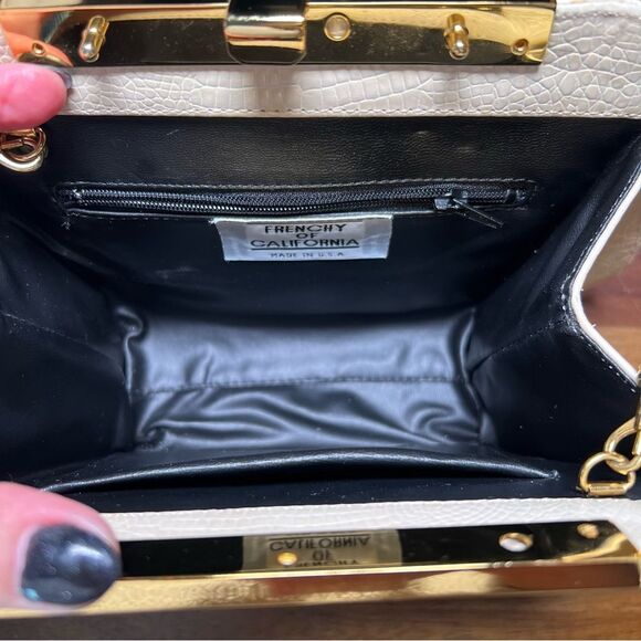 Vintage Frenchie of California clutch 🖤 crossbody strap 🖤 cream with gold - Picture 5 of 8
